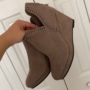Grey wedges (heels)